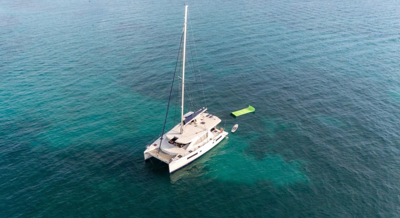 LEOPARD 48 FT - 25PAX
