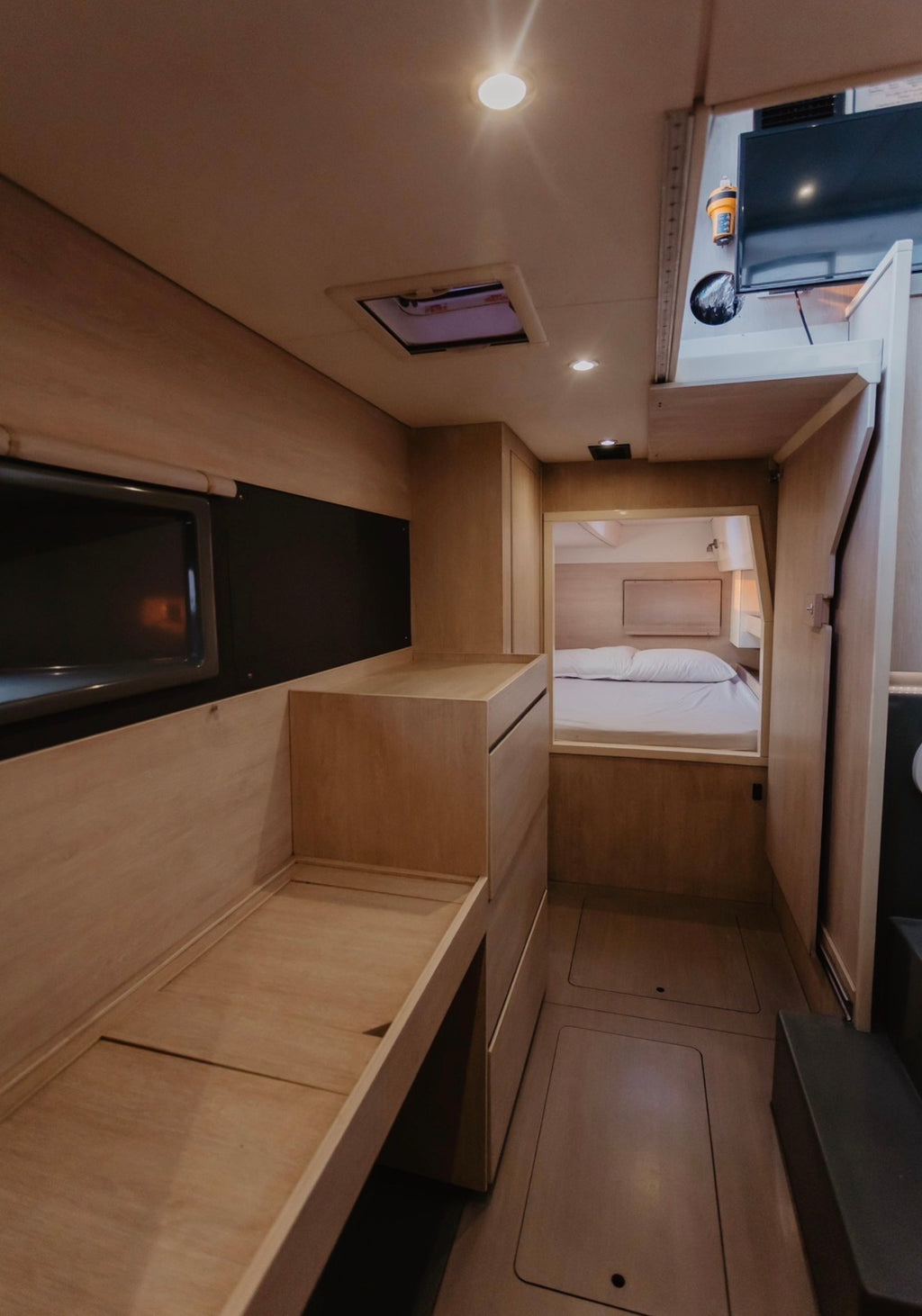 LEOPARD 43 POWERCAT - 25PAX