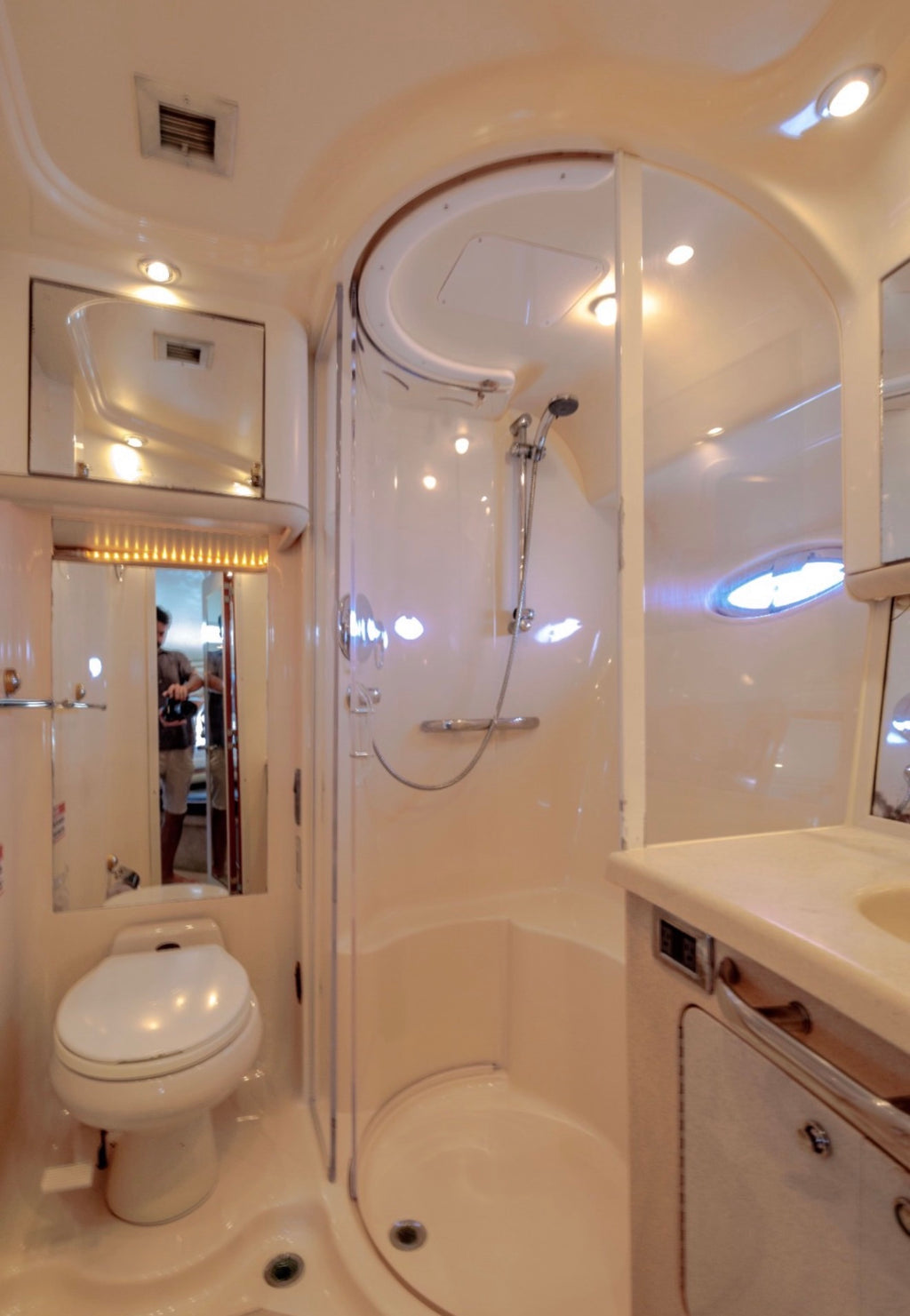 SEA RAY 56FT - 20PAX
