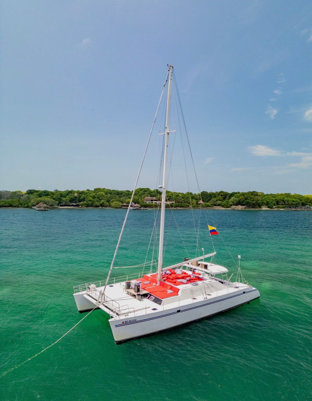 CATAMARAN - 56 PAX