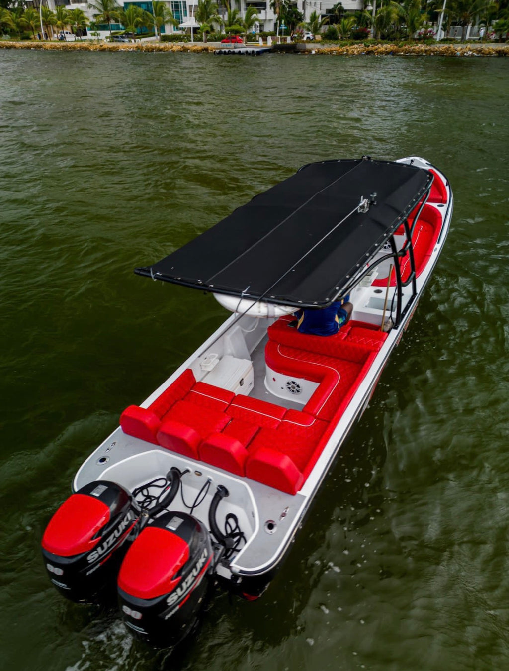 BOTE 28FT - 8PAX