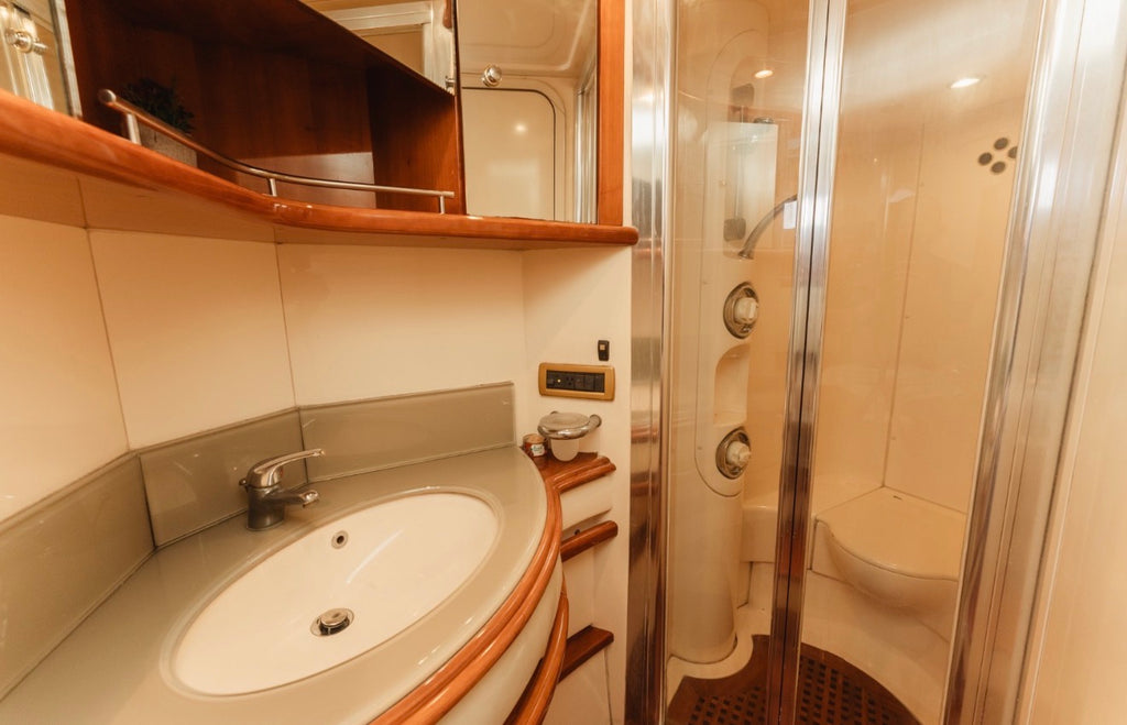 AZIMUT 55FT - 20 PAX