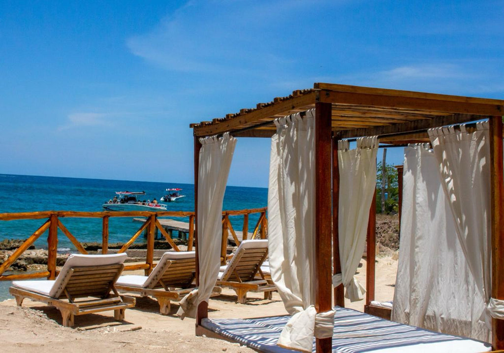 Encantada Beach Club