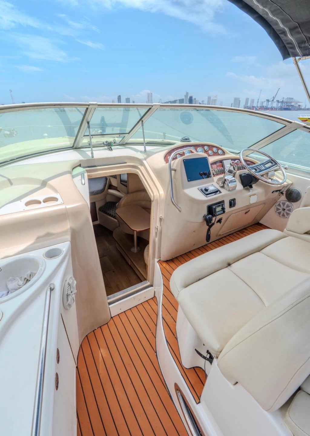 SeaRay 34 FT - 10PAX