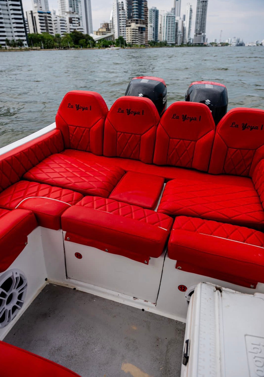 BOTE 28FT - 8PAX