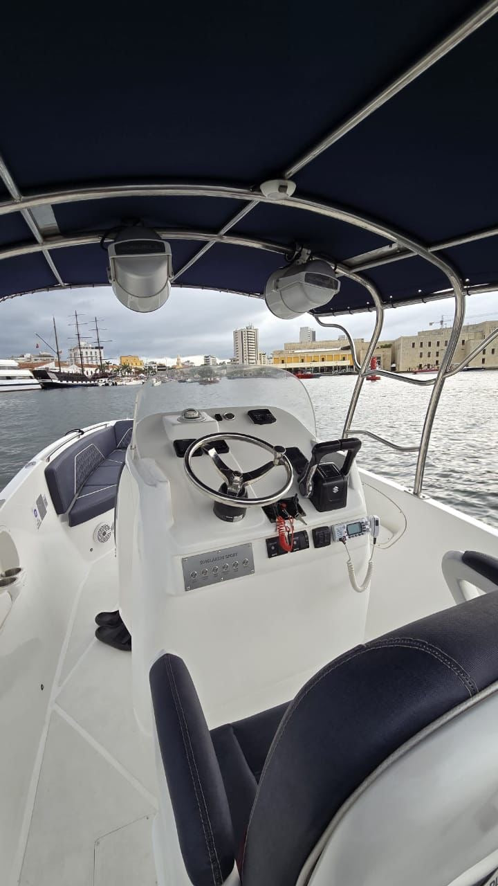 Bote Deportivo Capacidad 10 pax