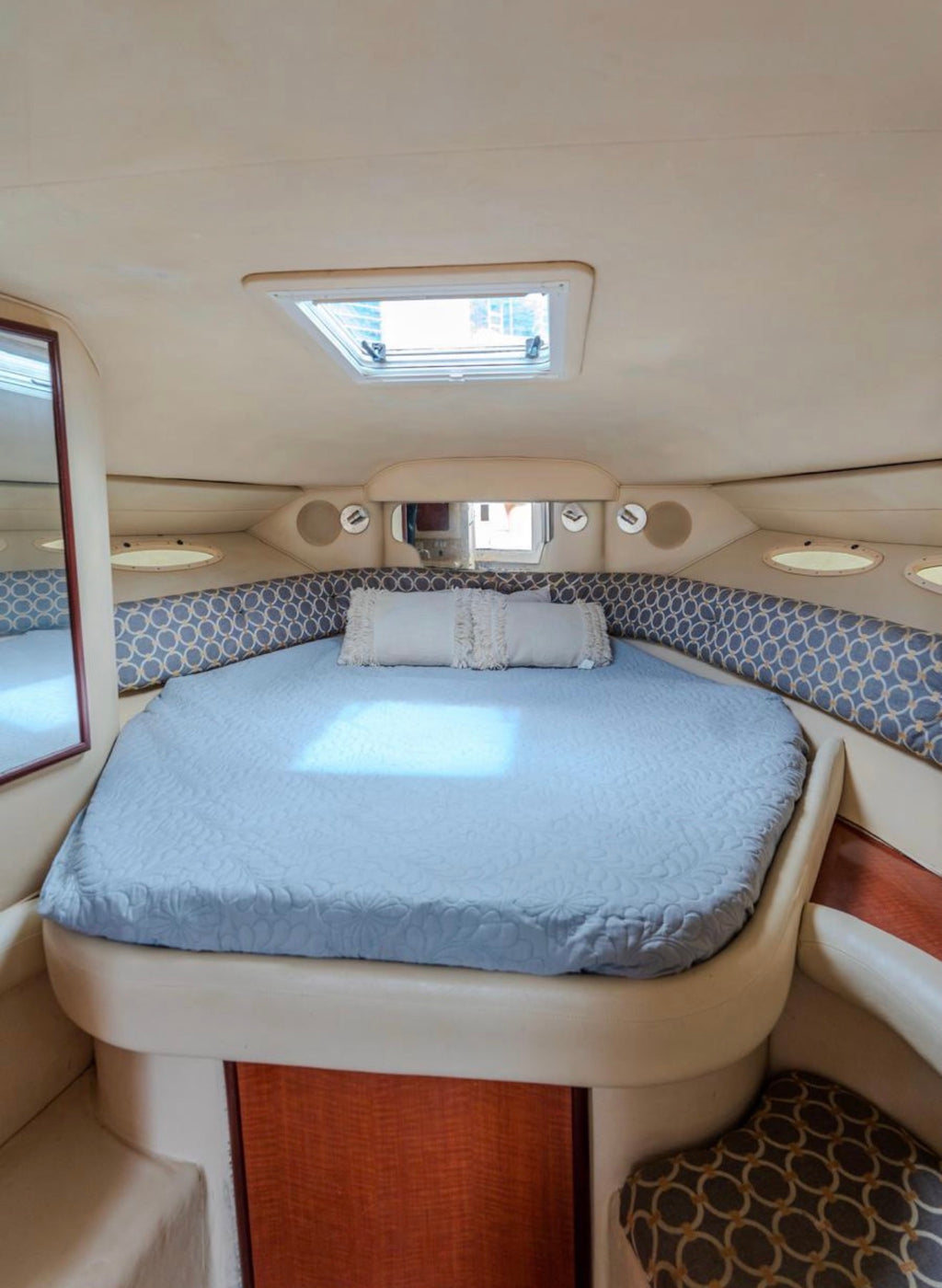 SeaRay 34 FT - 10PAX