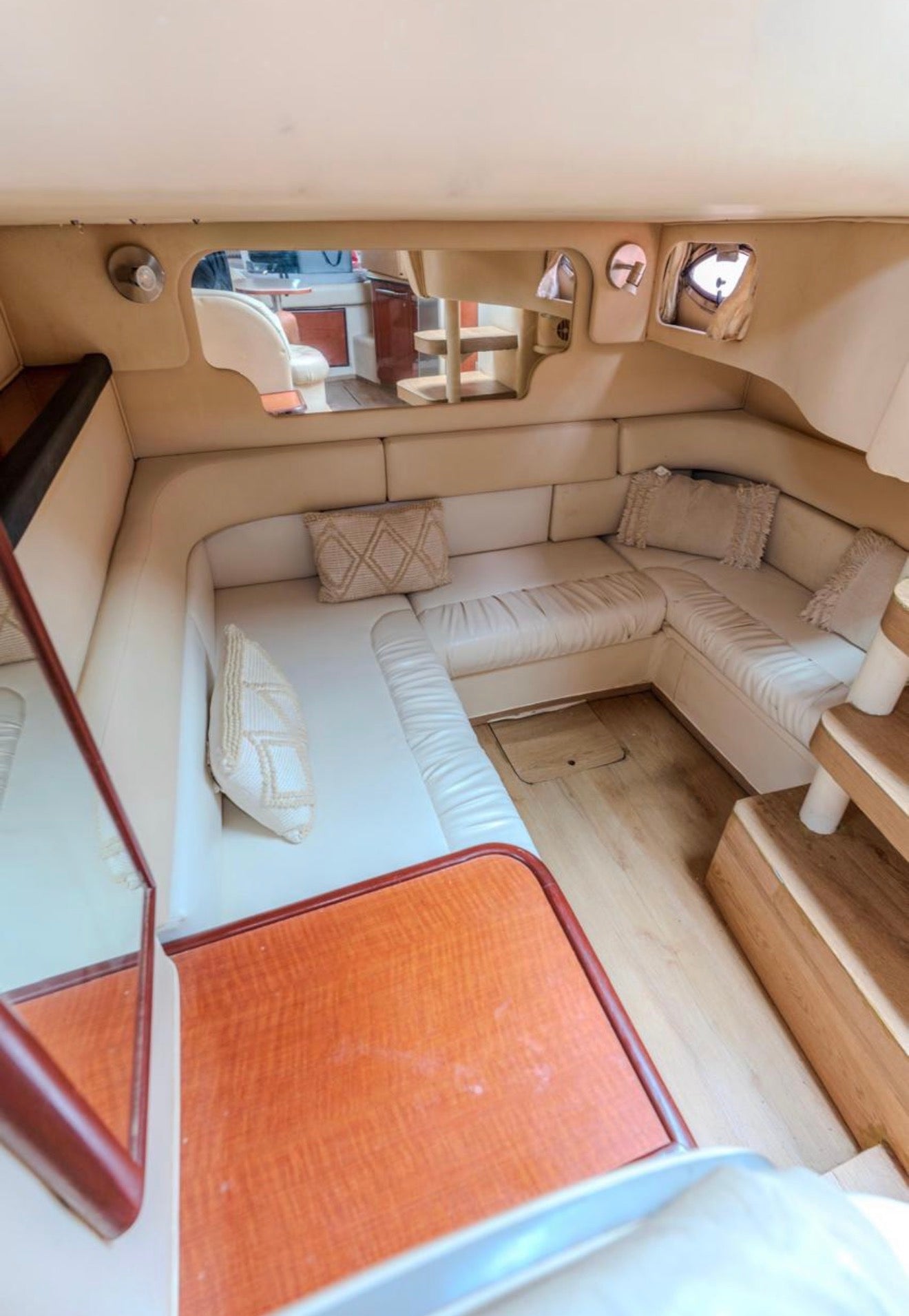 SeaRay 34 FT - 10PAX