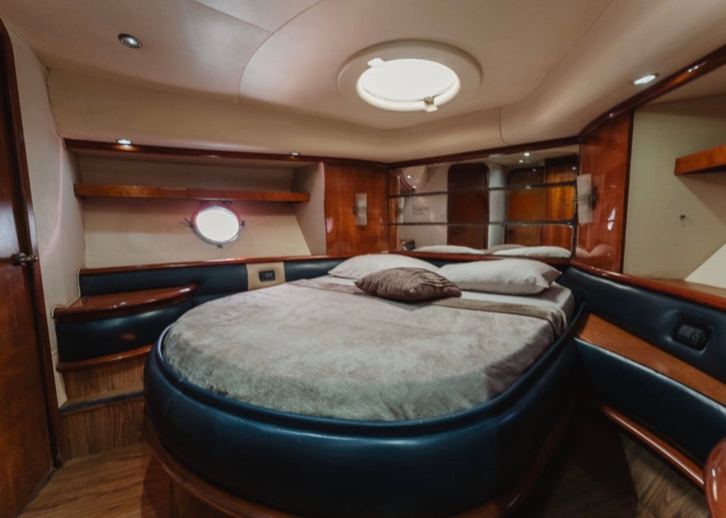 AZIMUT 62FT - 25 PAX