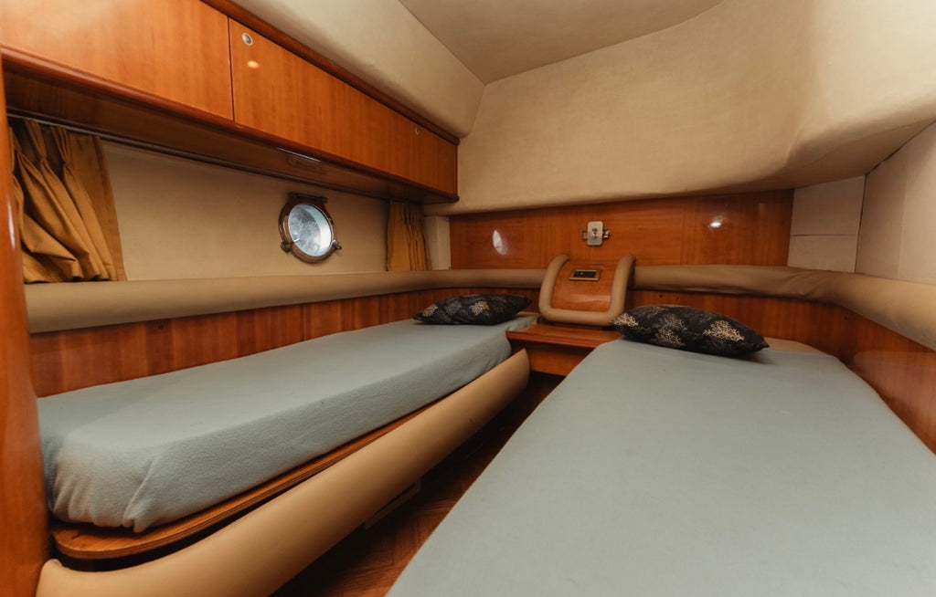 AZIMUT 55FT - 20 PAX