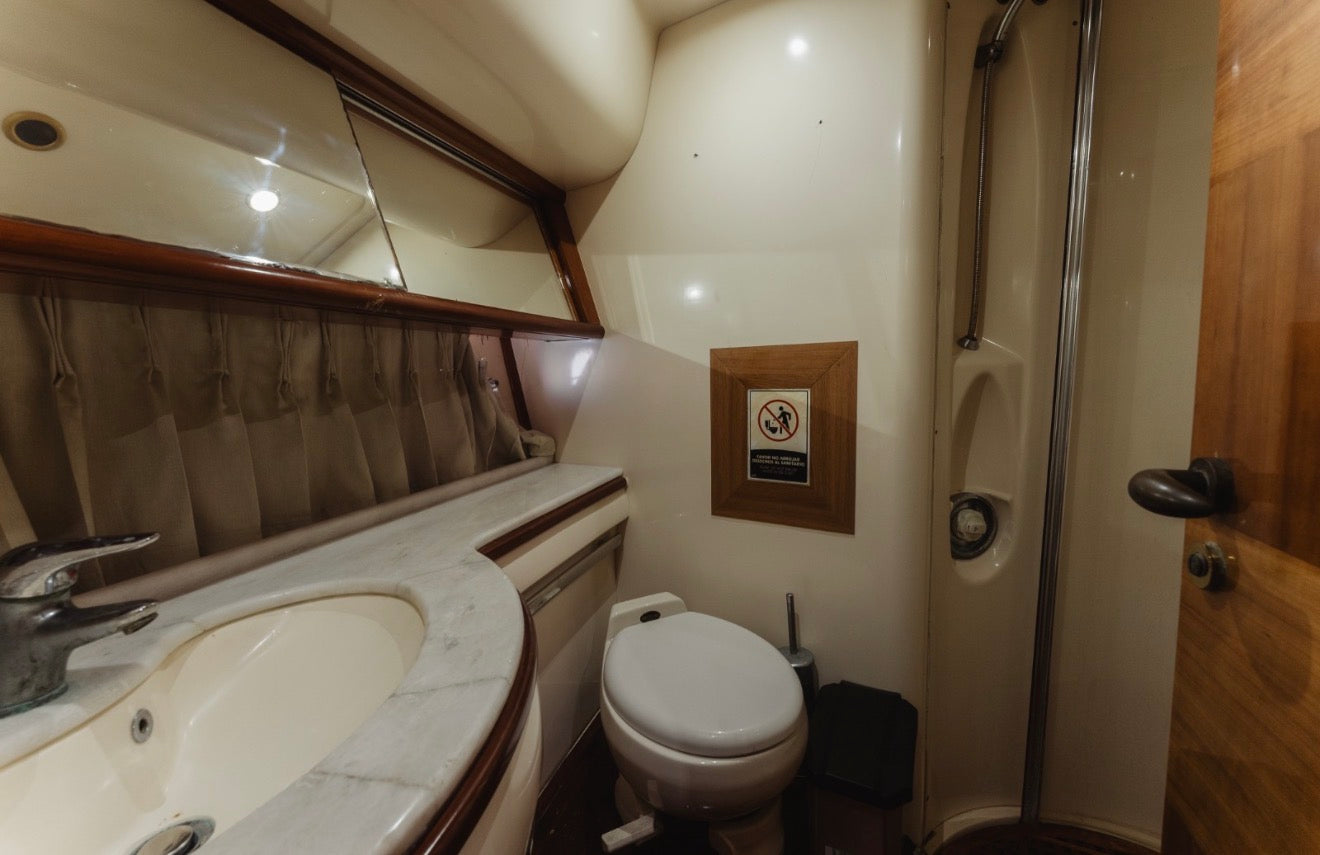AZIMUT 62FT - 25 PAX