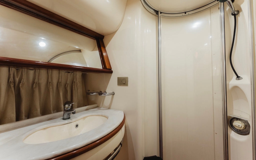 AZIMUT 62FT - 25 PAX