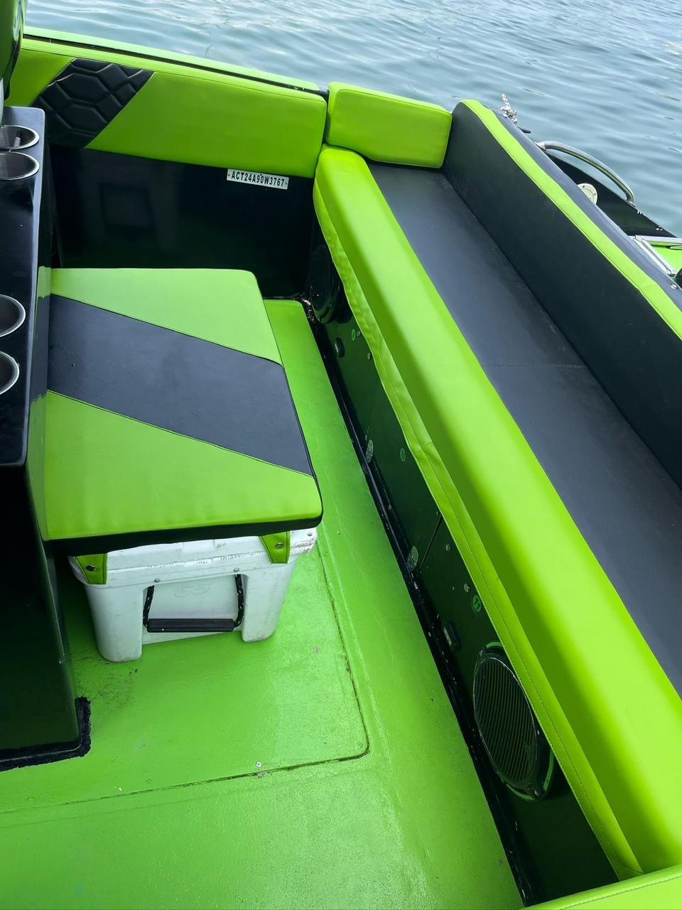 BOTE DEPORTIVO CAPACIDAD 10pax