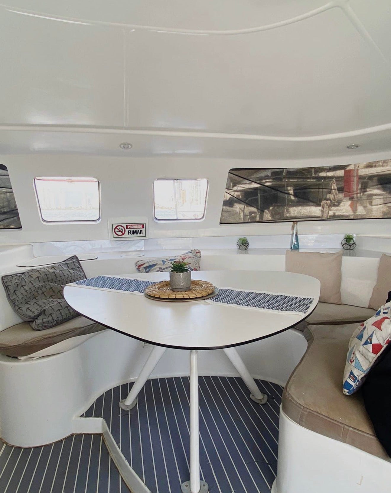 CATAMARAN - 40FT - 25 PAX