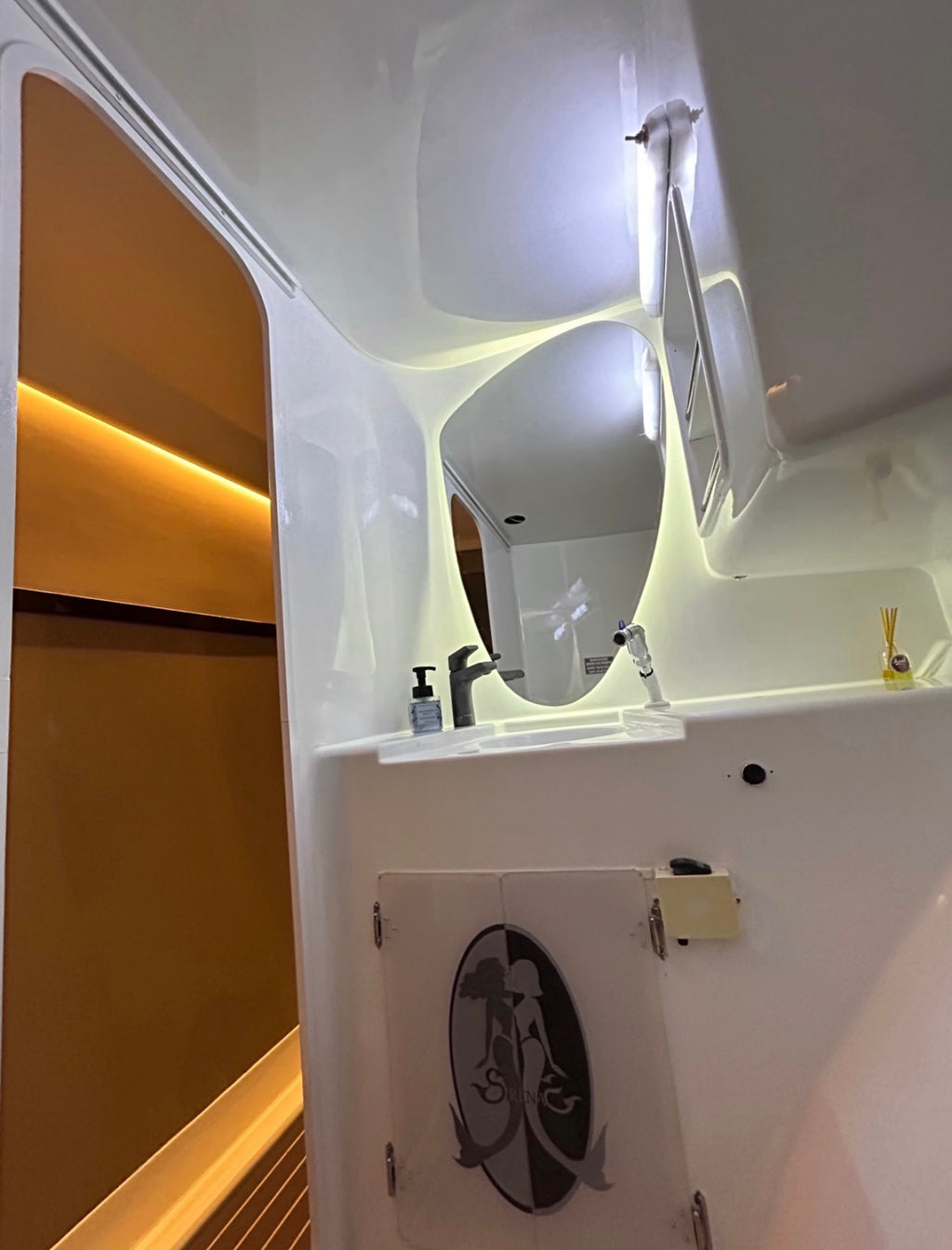 CATAMARAN - 40FT - 25 PAX