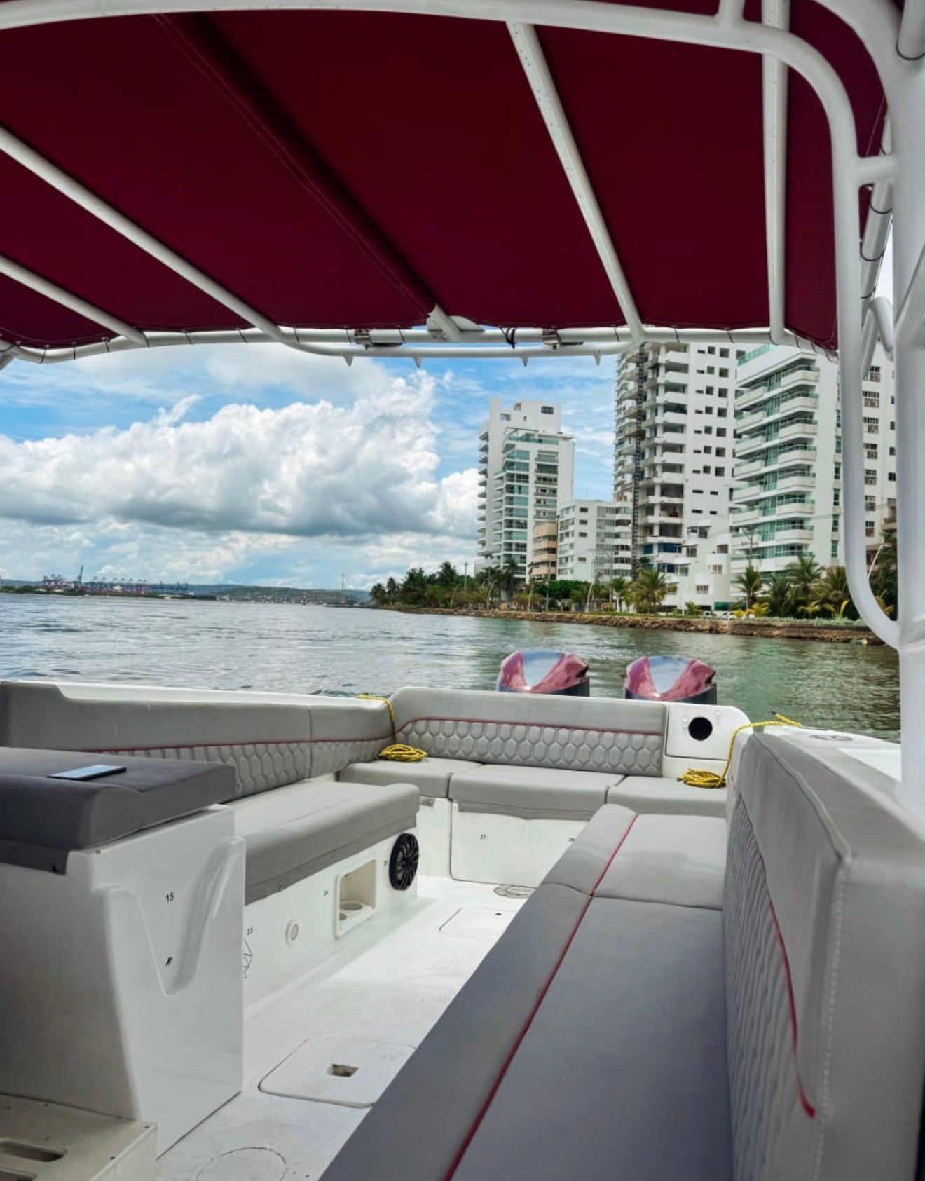 BOTE DEPORTIVO - 27PAX