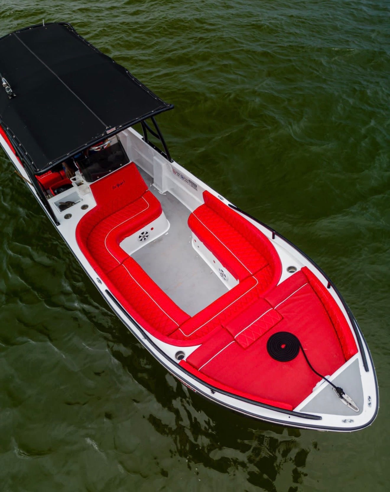BOTE 28FT - 8PAX