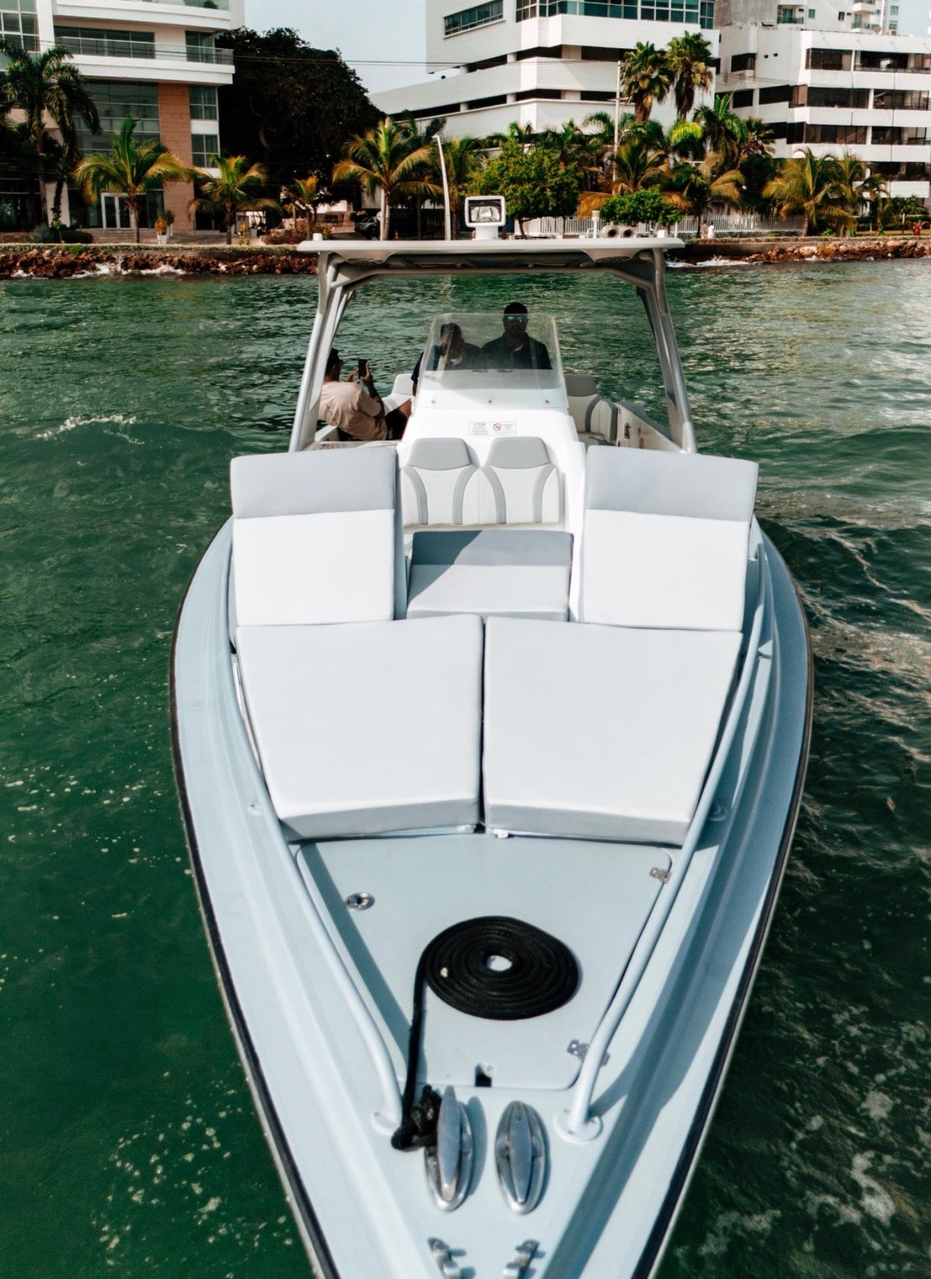 TODOMAR 38FT - 16PAX