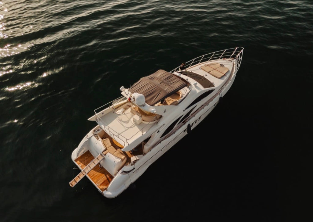 AZIMUT 62FT - 25 PAX