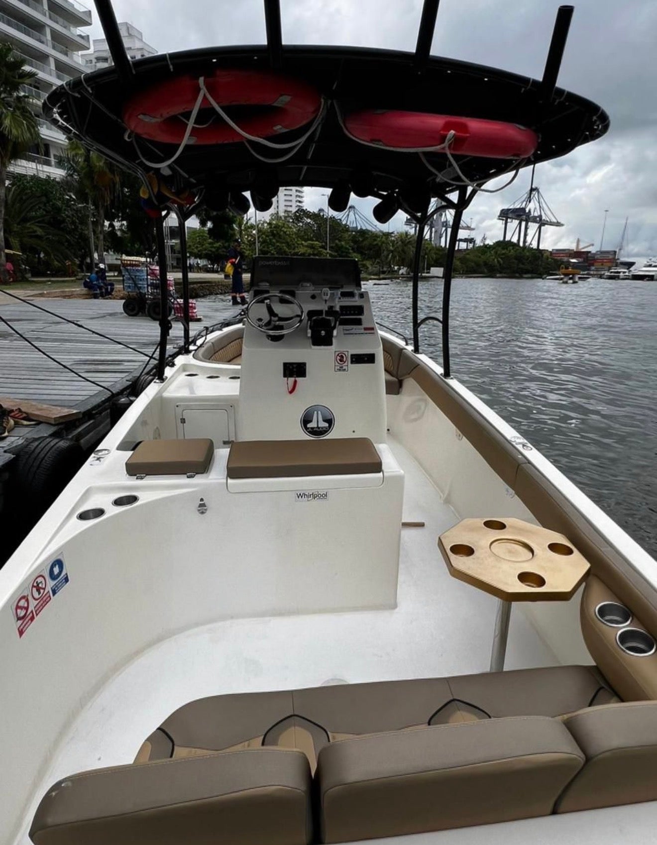 BOTE DEPORTIVO - 8PAX