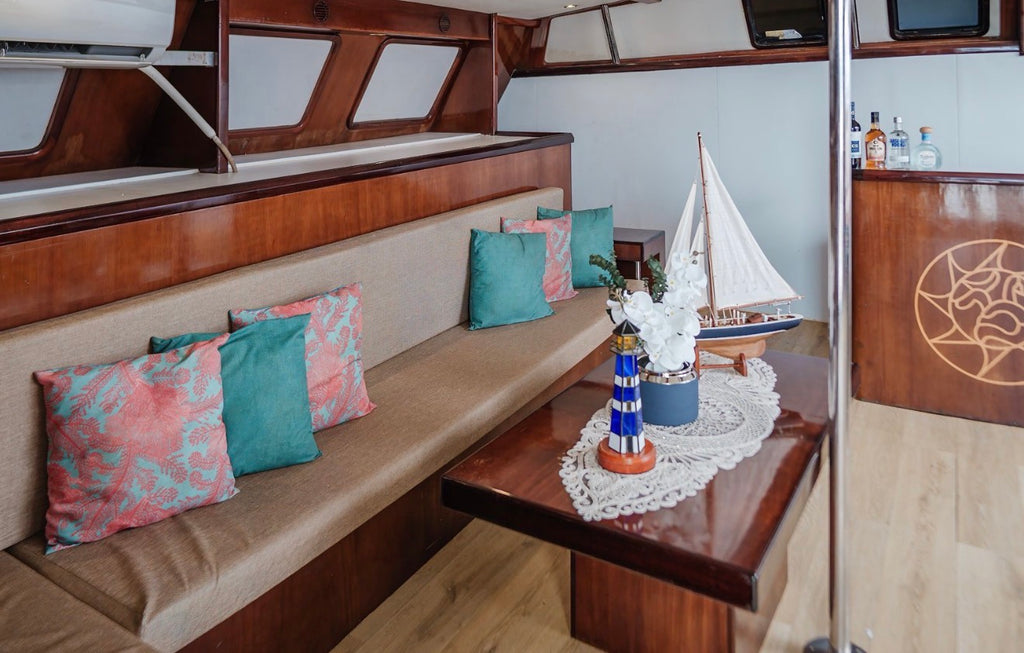 CATAMARAN - 56 PAX