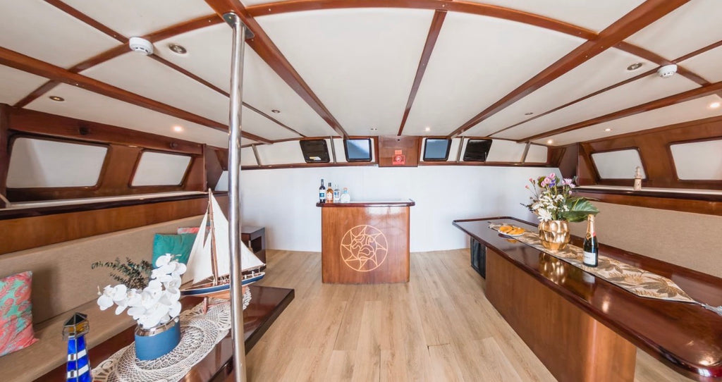 CATAMARAN - 56 PAX