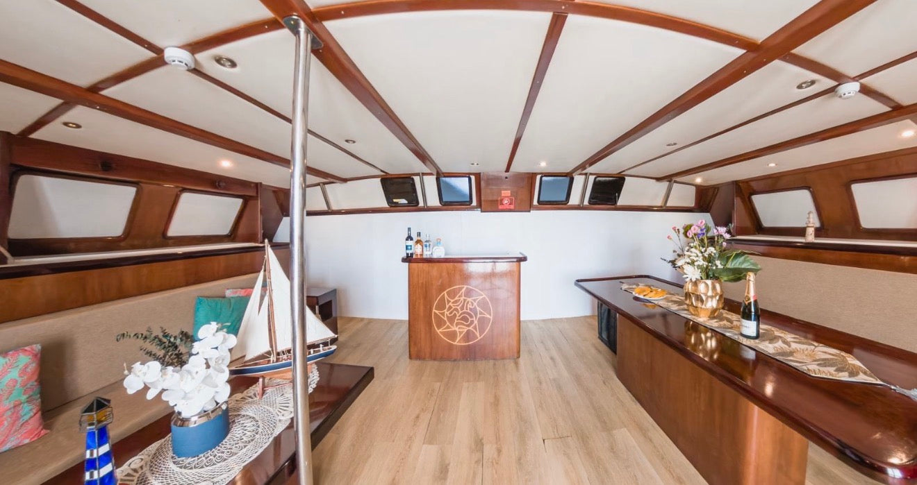 CATAMARAN - 56 PAX