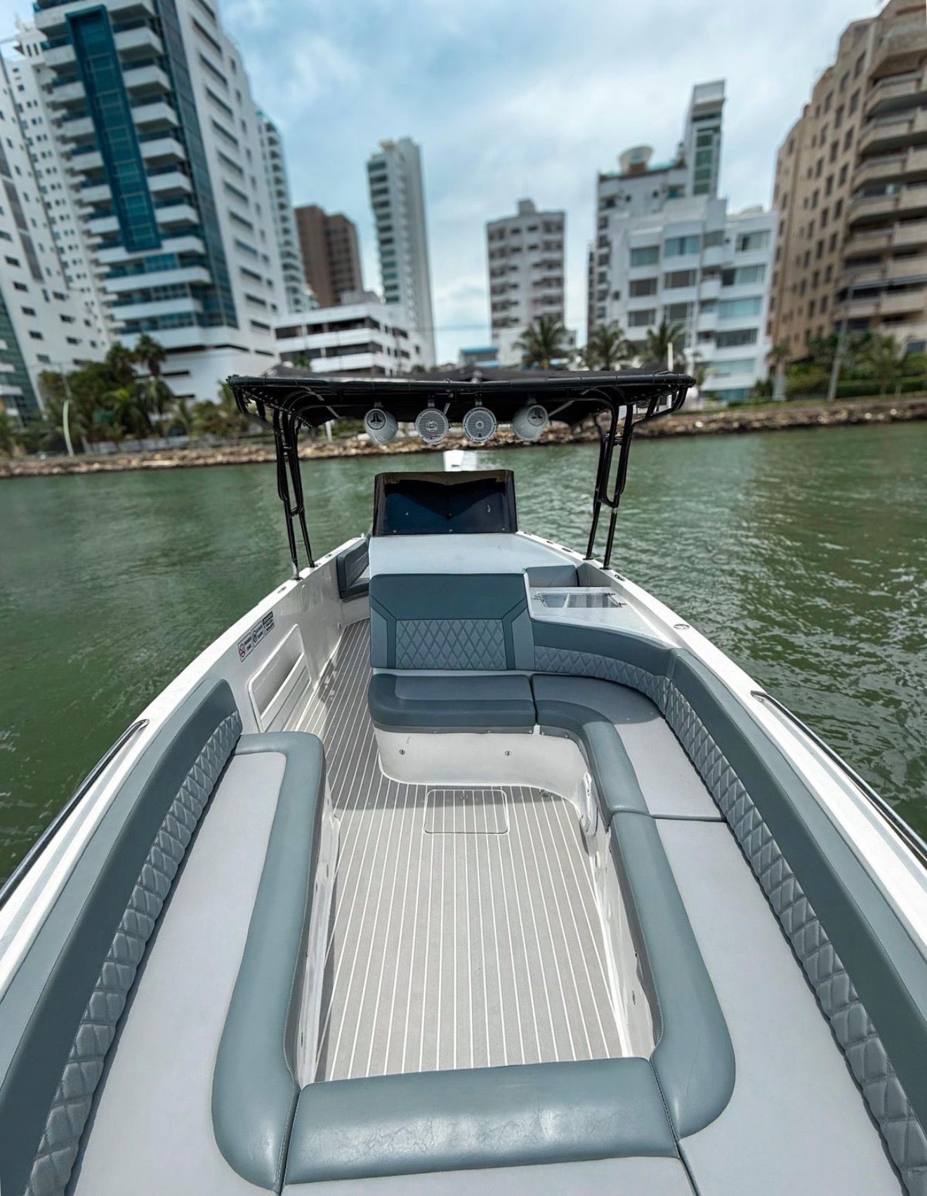 BOTE DEPORTIVO - 15PAX