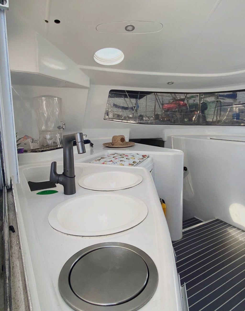 CATAMARAN - 40FT - 25 PAX
