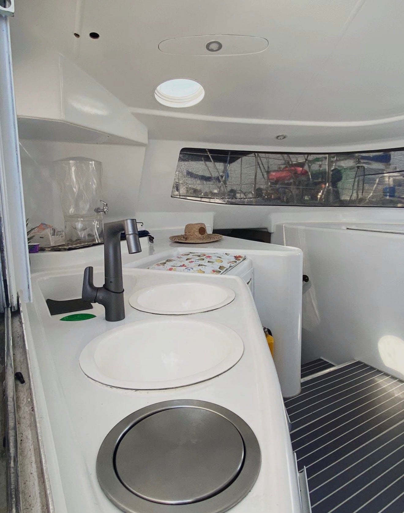 CATAMARAN - 40FT - 25 PAX