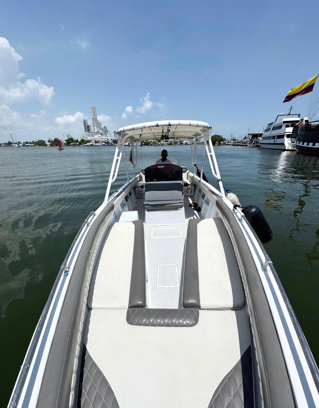 BOTE DEPORTIVO - 8PAX