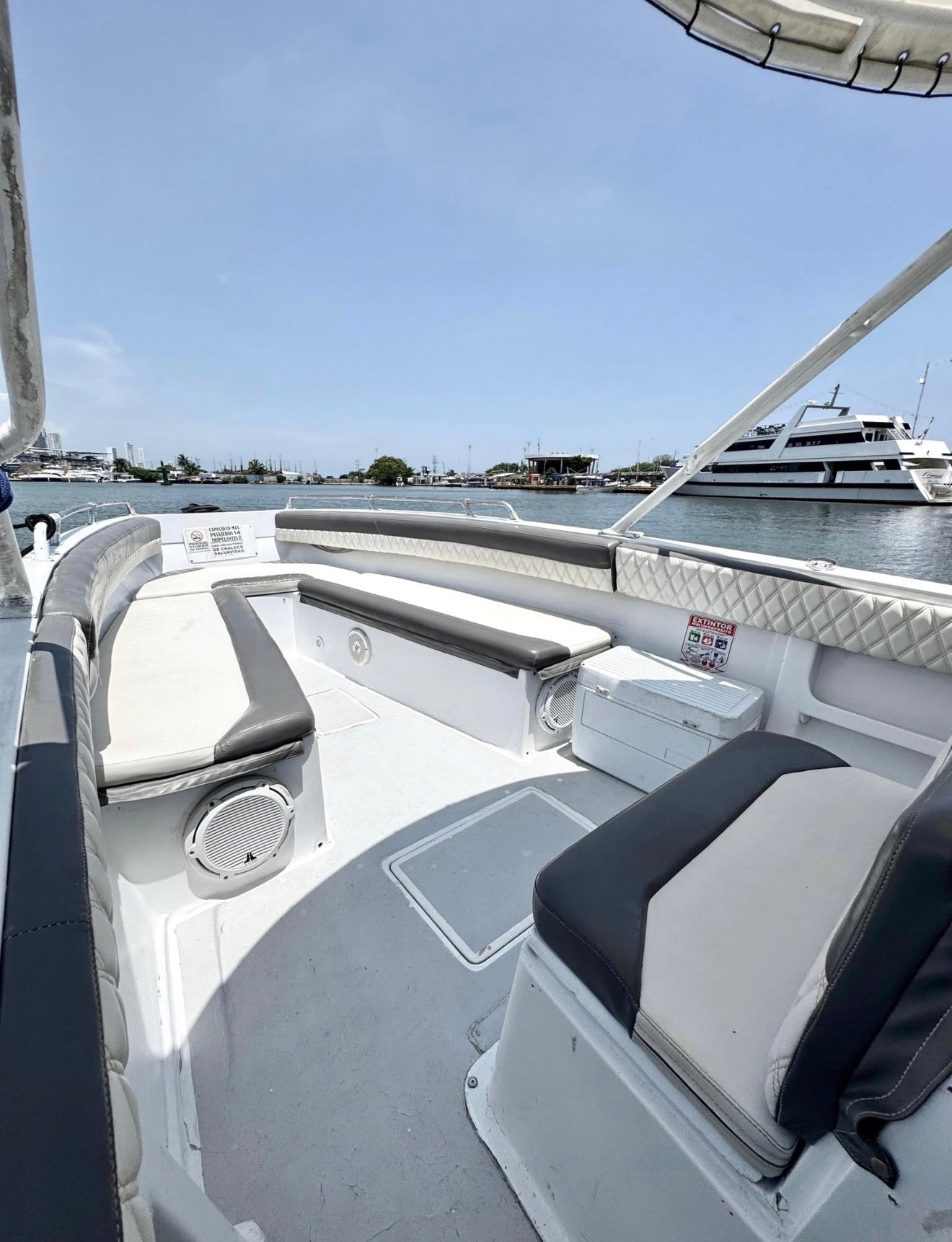 BOTE DEPORTIVO - 8PAX
