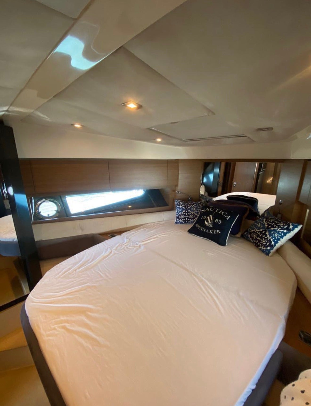 AZIMUT 48 PIES - 15 PAX